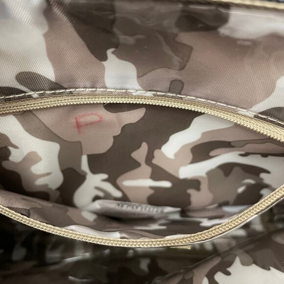 LUG Volley Matte Luxe Toiletry Bag Tan Quilted Zip Large 12x8.5" Cosmetic Makeup - Picture 9 of 10